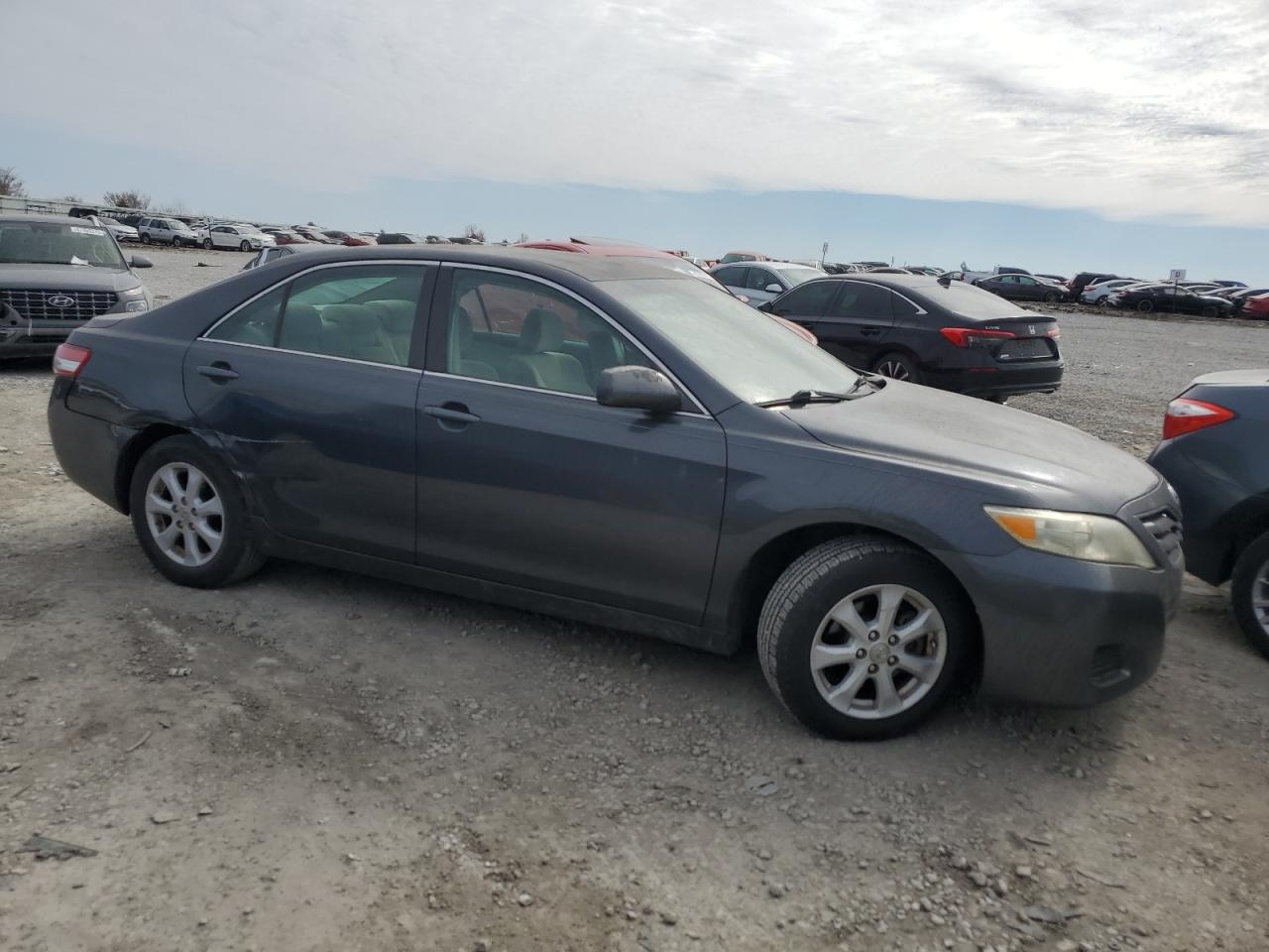 2011 Toyota Camry - Image 4