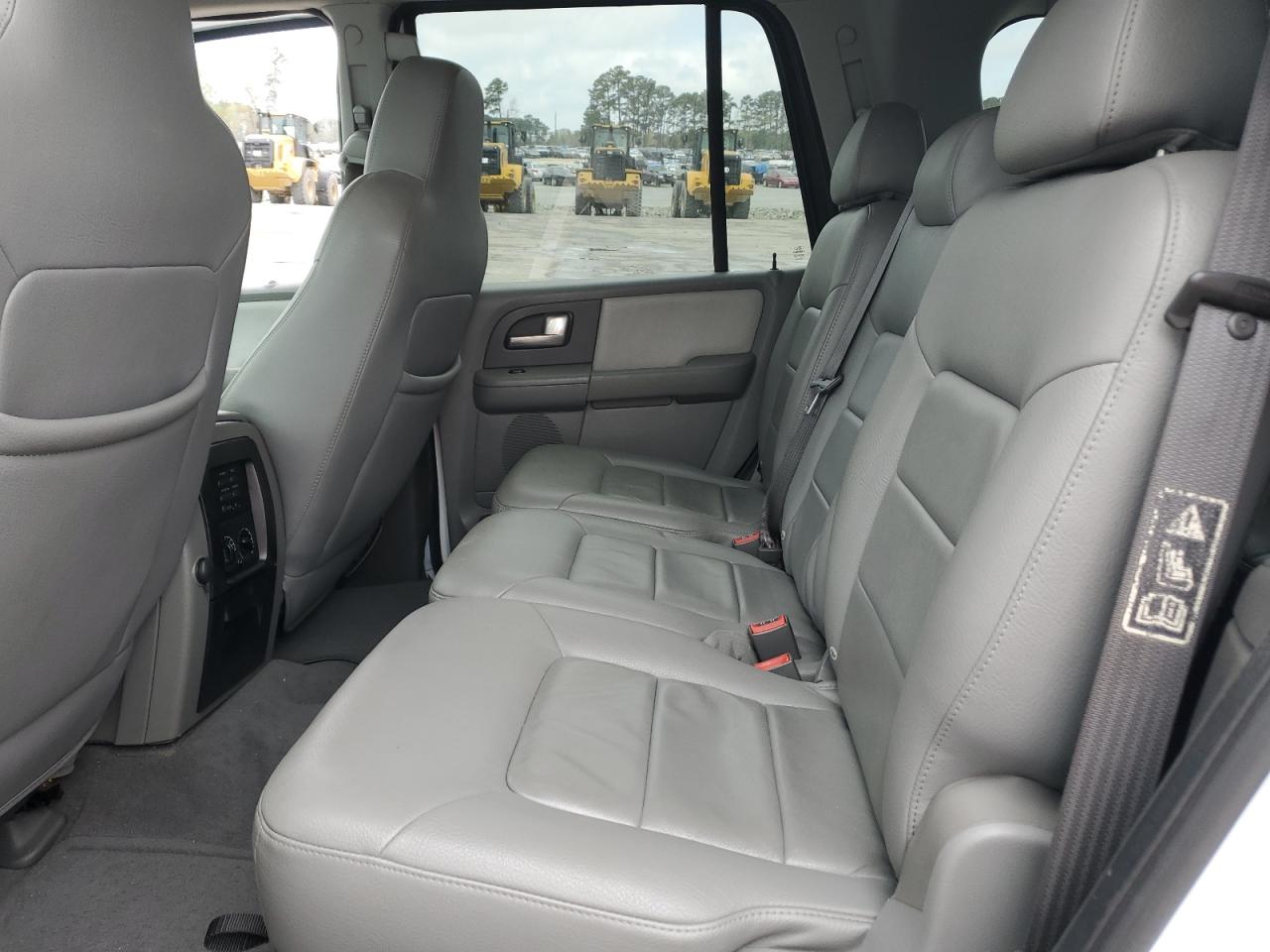 2004 Ford Expedition Xlt VIN: 1FMPU15L84LA63262 Lot: 51321555
