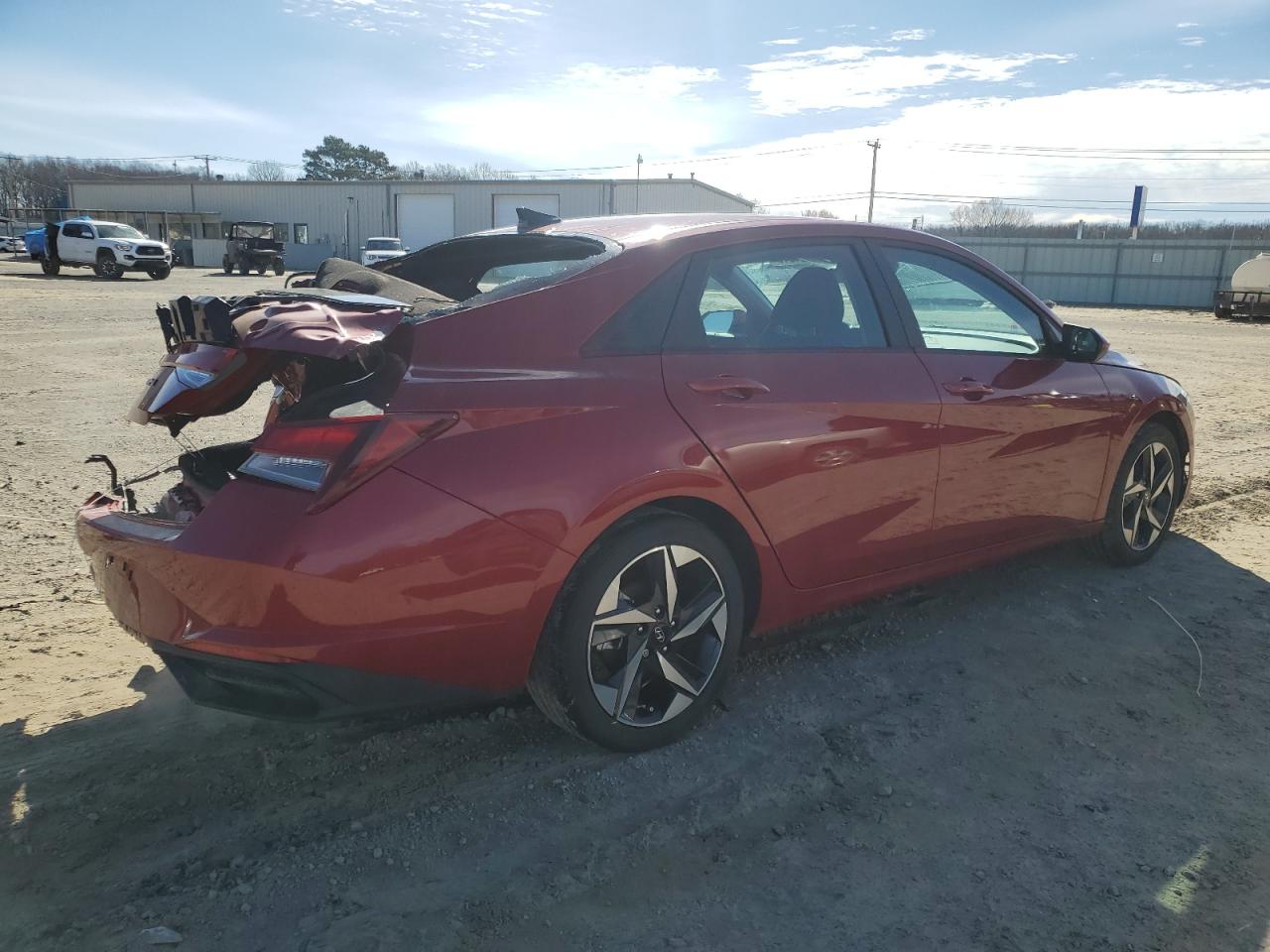 2023 Hyundai Elantra - Image 3