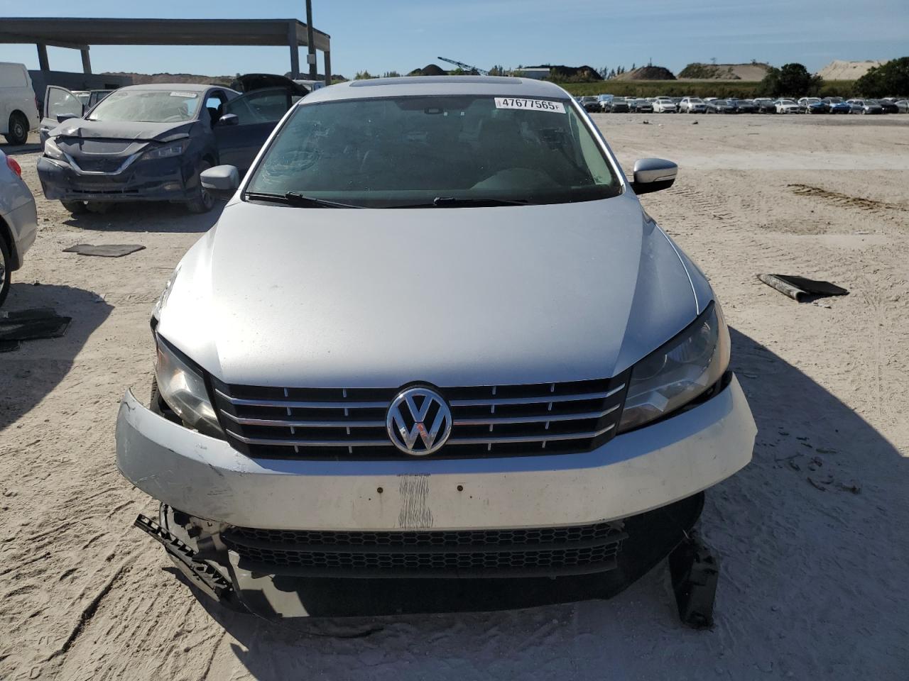 2014 Volkswagen Passat - Image 5