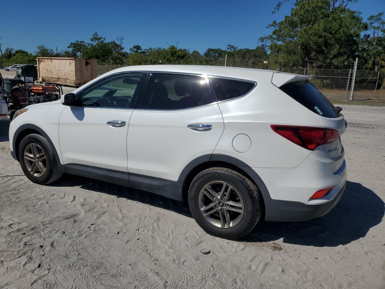 2018 Hyundai Santa Fe - Image 2