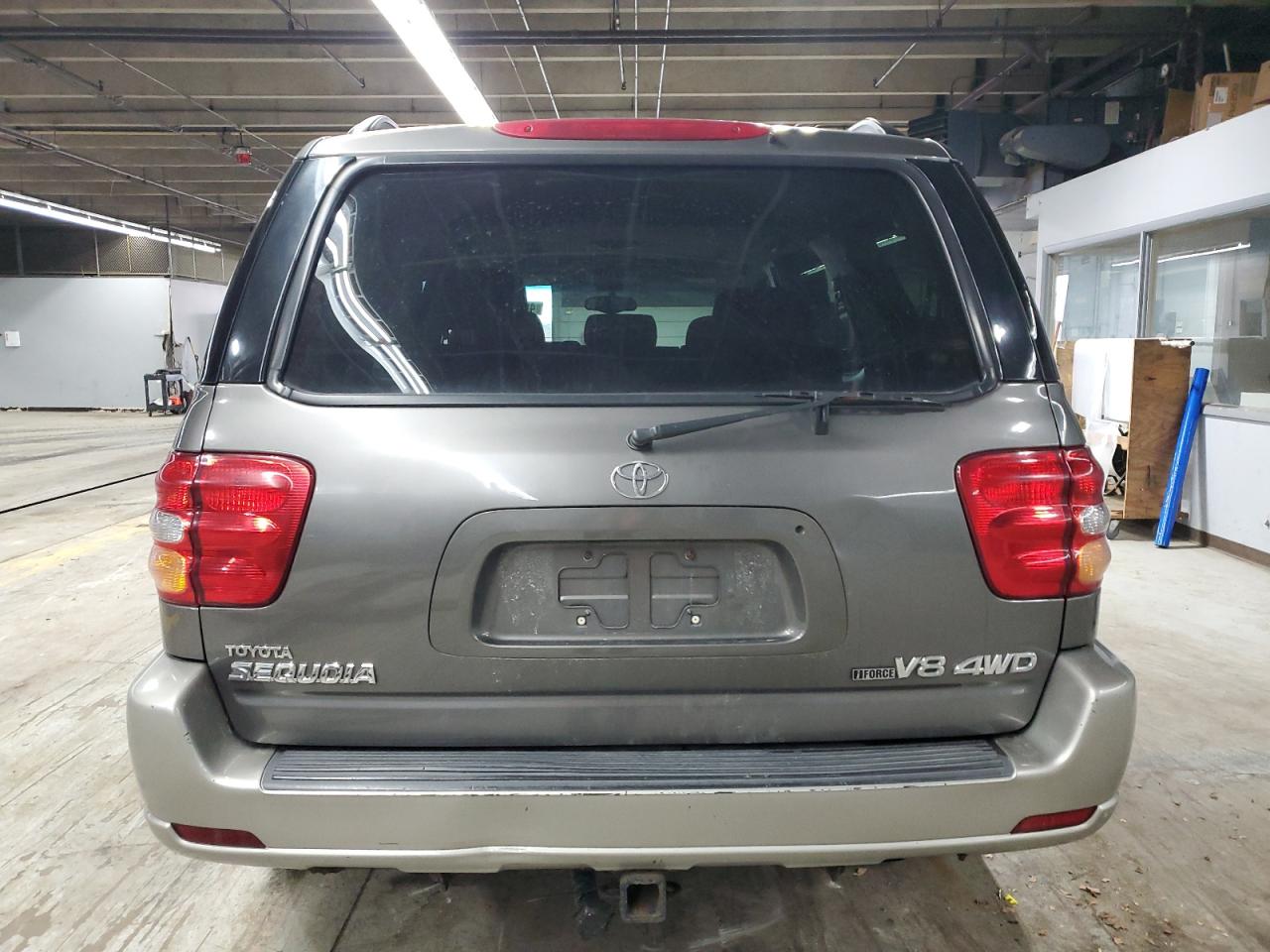 2004 Toyota Sequoia - Image 6