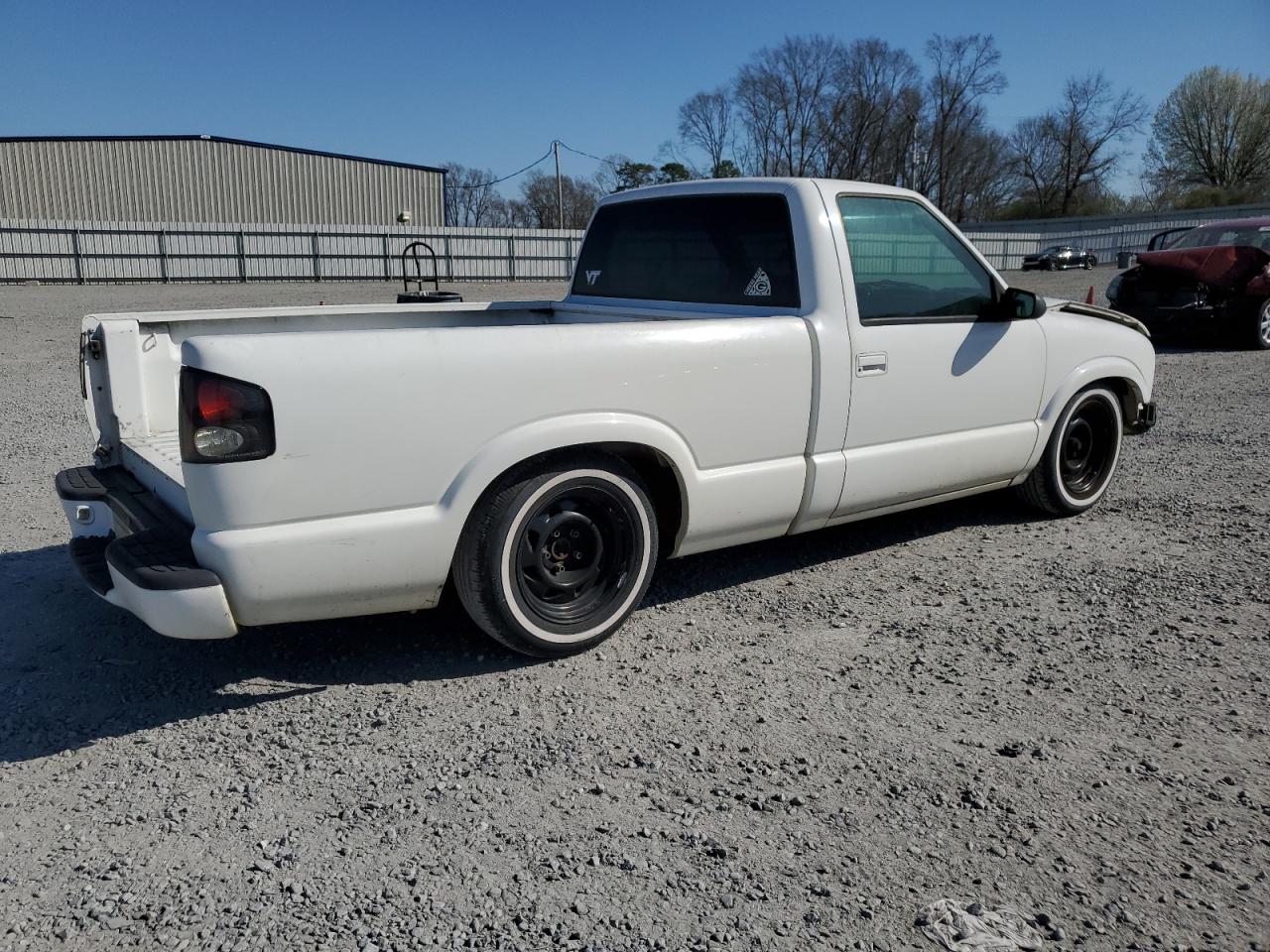 2000 Chevrolet S-10 Pickup - Image 3