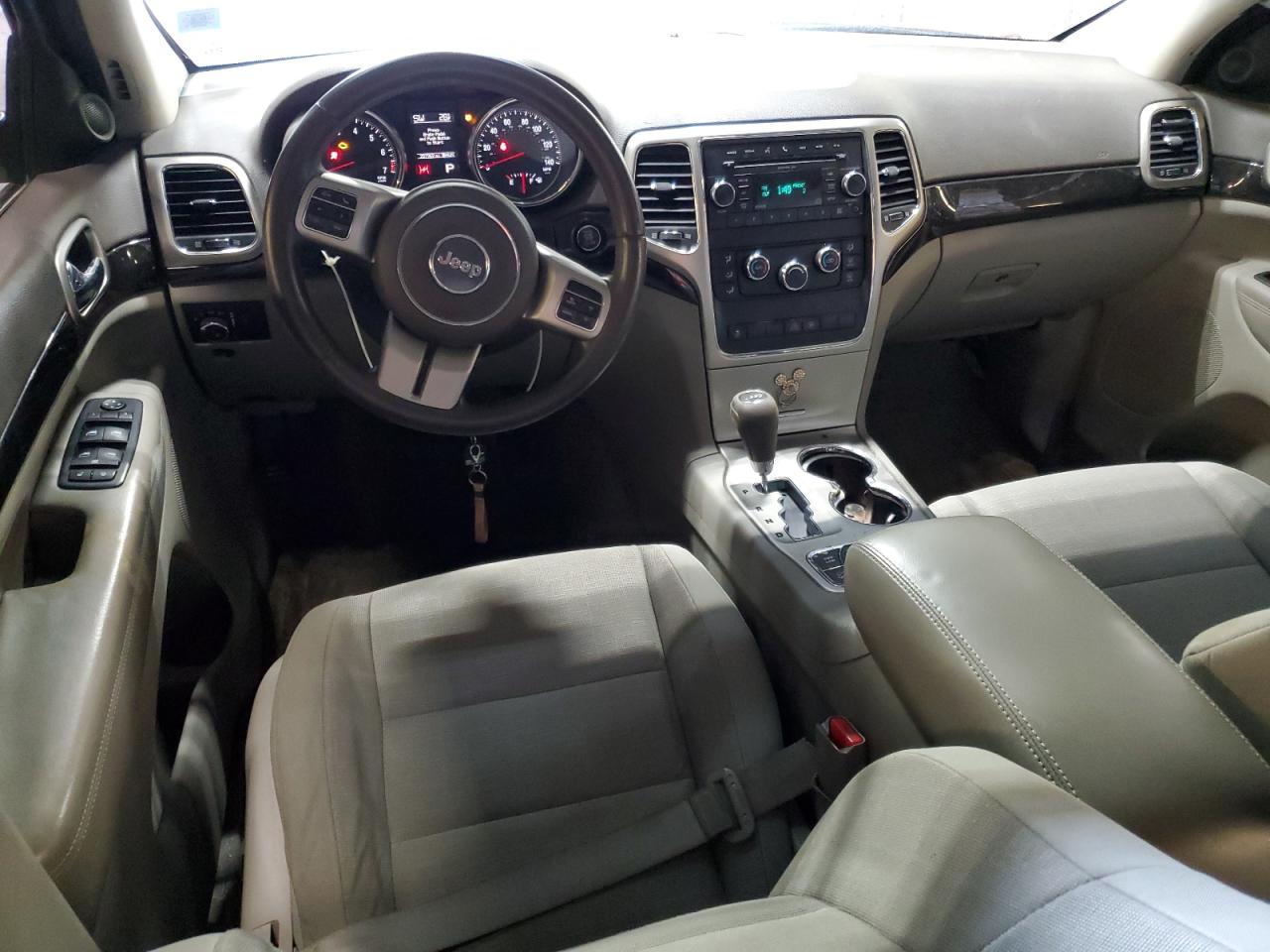 2011 Jeep Grand Cherokee - Image 8