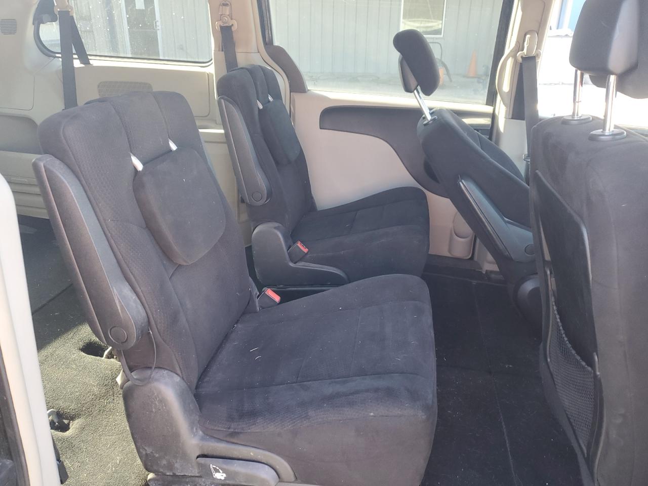 2011 Dodge Caravan - Image 11