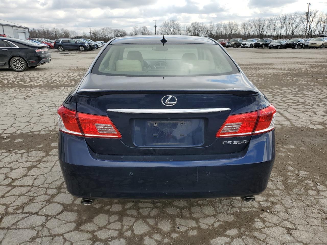 2012 Lexus ES - Image 6
