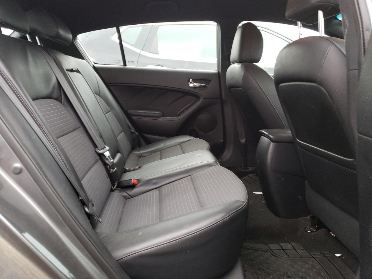 2015 Kia Forte - Image 10