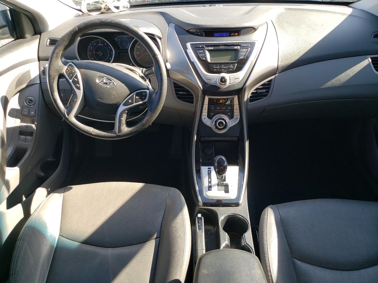 2012 Hyundai Elantra - Image 8