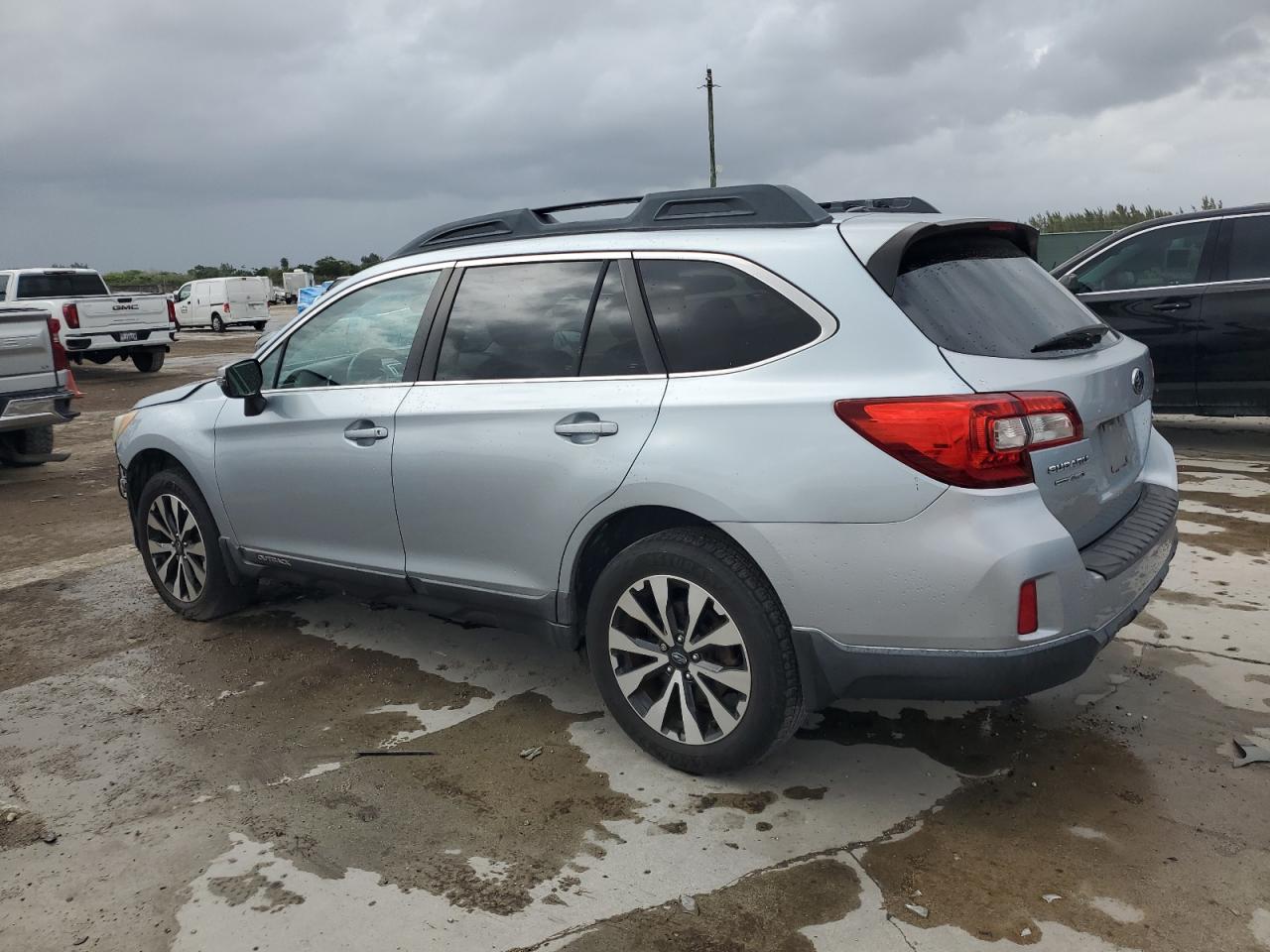 2015 Subaru Outback - Image 2