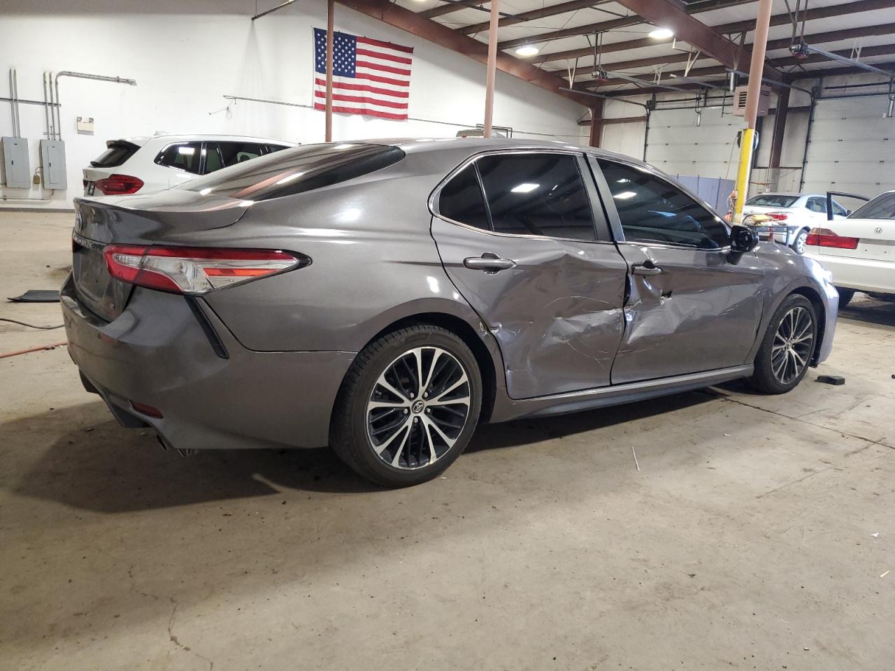 2018 Toyota Camry - Image 3