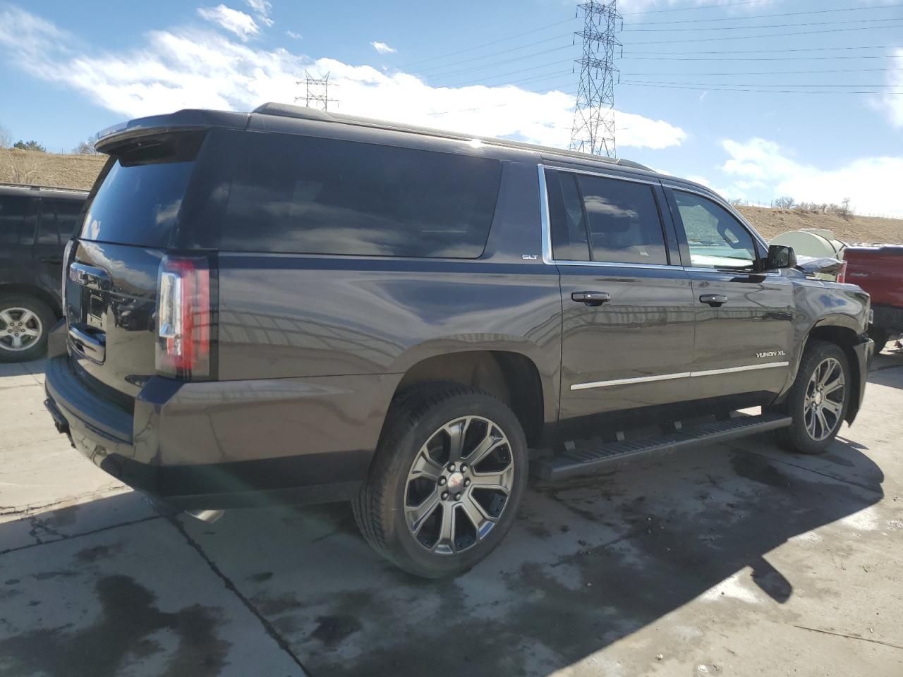 2016 GMC Yukon - Image 3