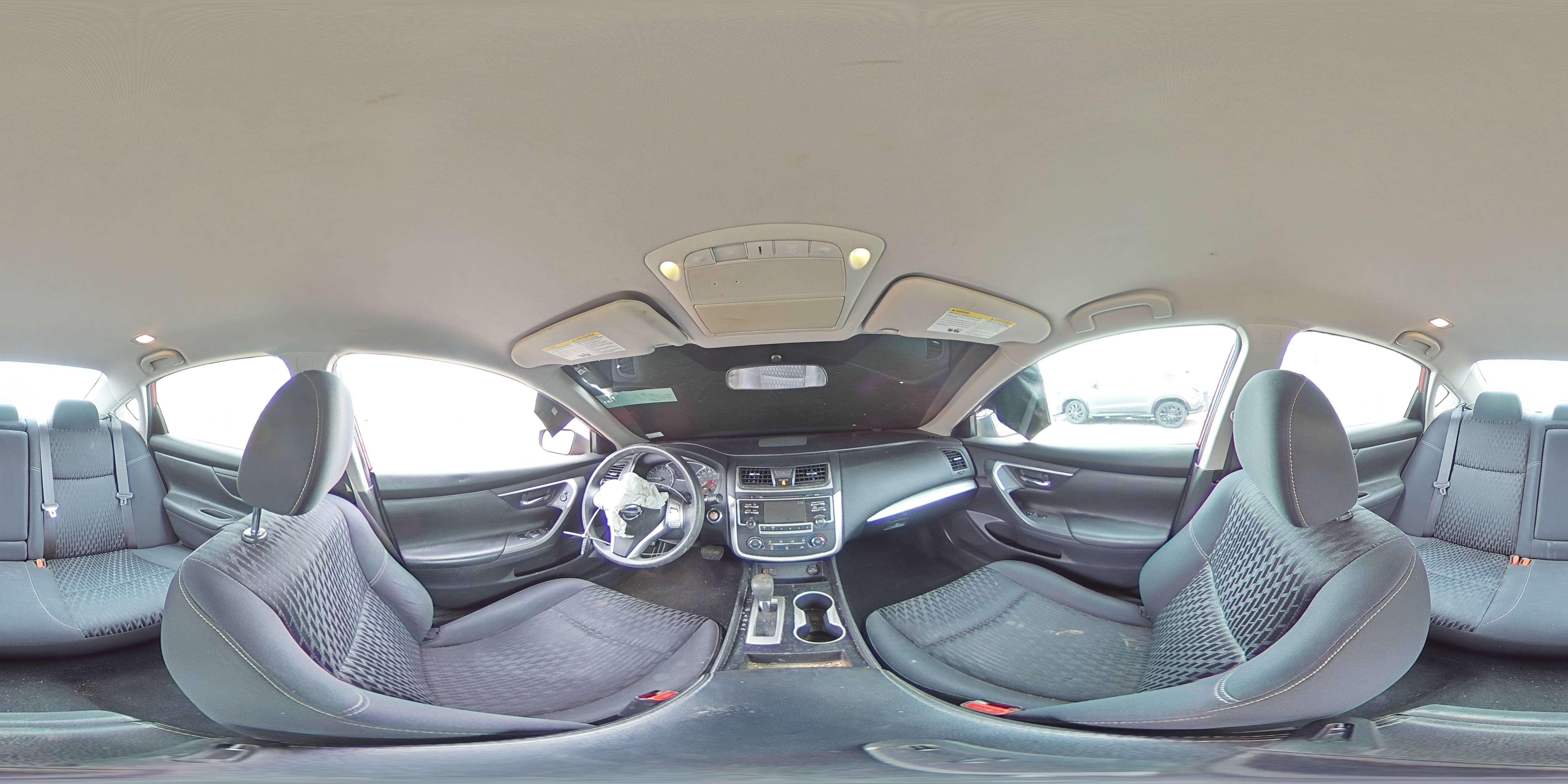 2018 Nissan Altima - Image 12
