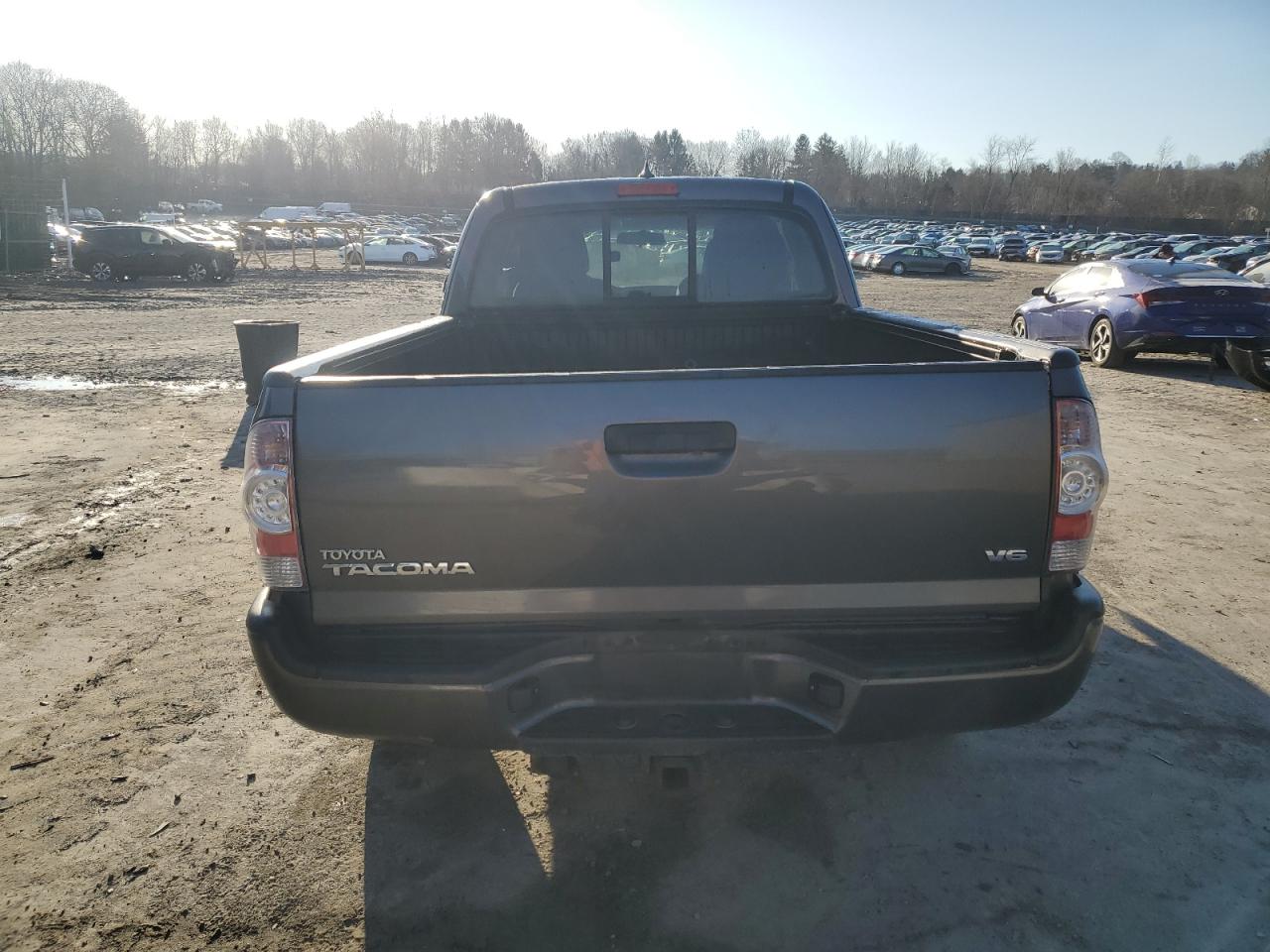 2015 Toyota Tacoma - Image 6
