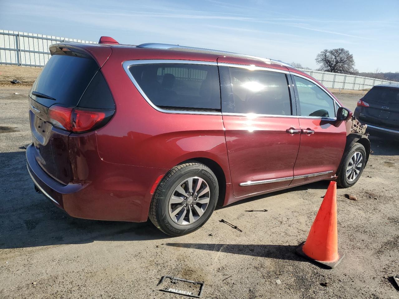 2020 Chrysler Pacifica - Image 3