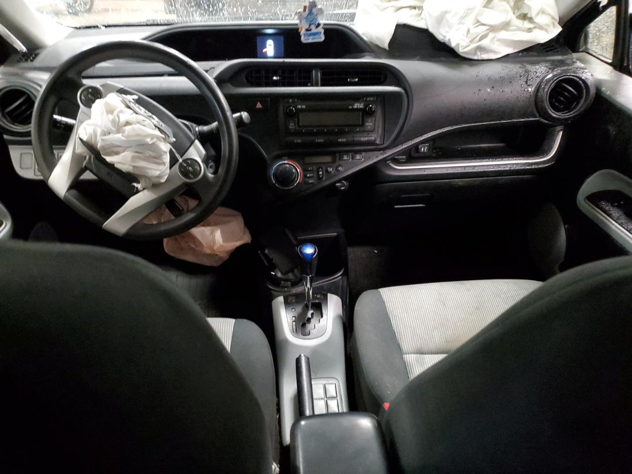 2014 Toyota Prius - Image 8