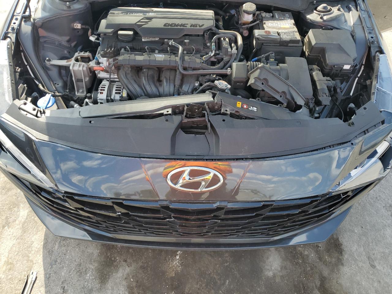 2022 Hyundai Elantra - Image 11