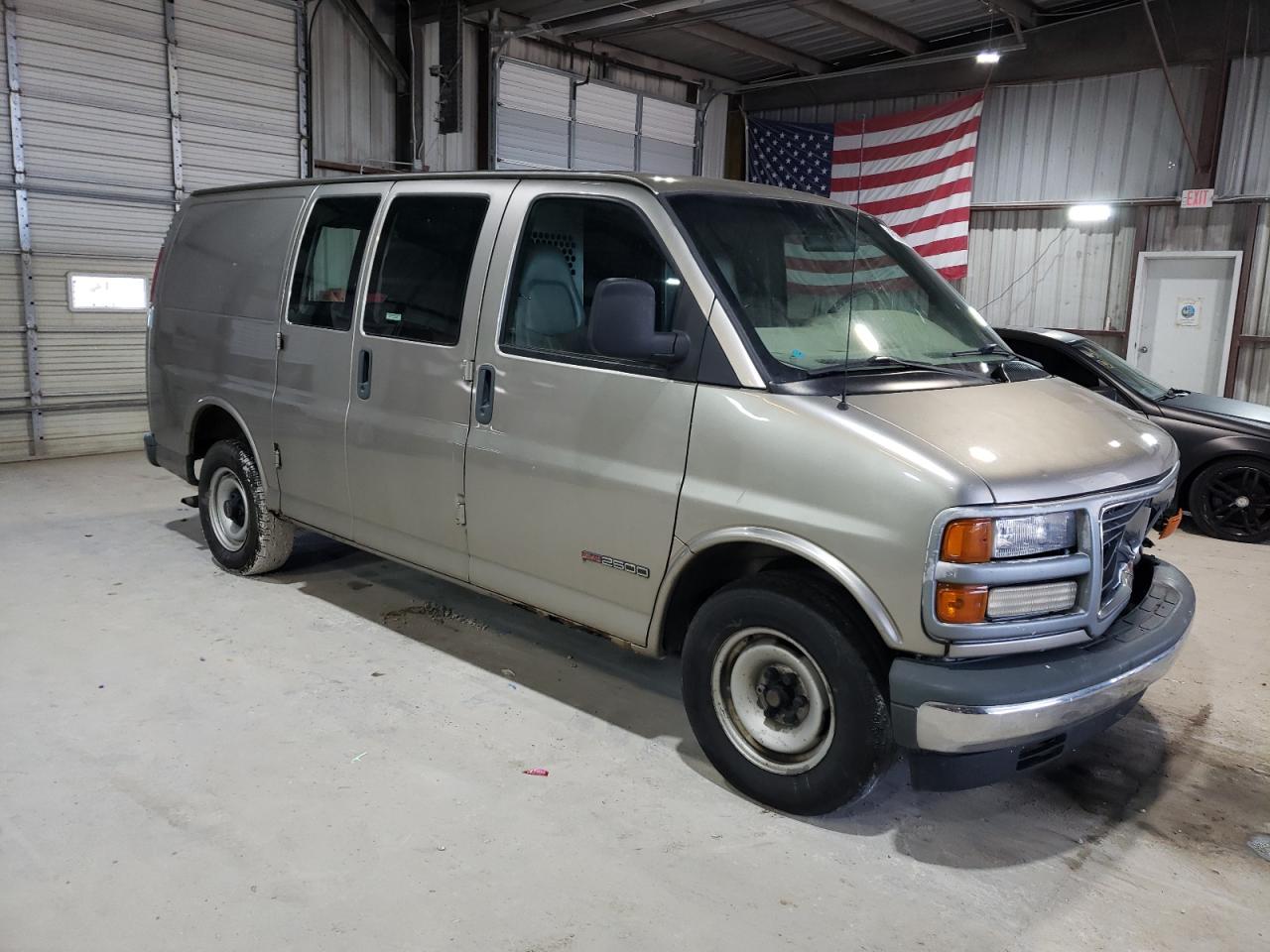 2001 GMC Savana - Image 4