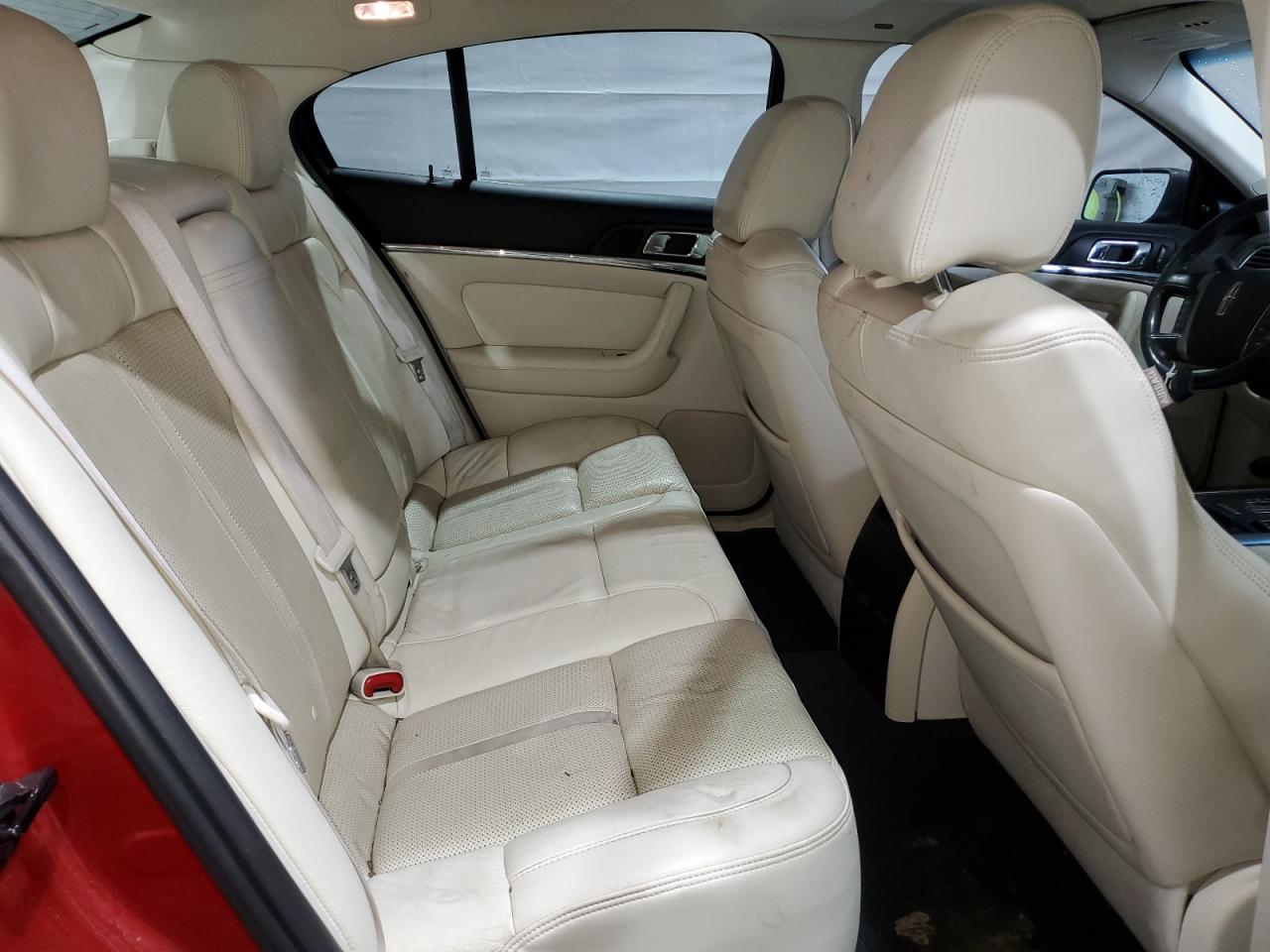 2009 Lincoln MKS - Image 10