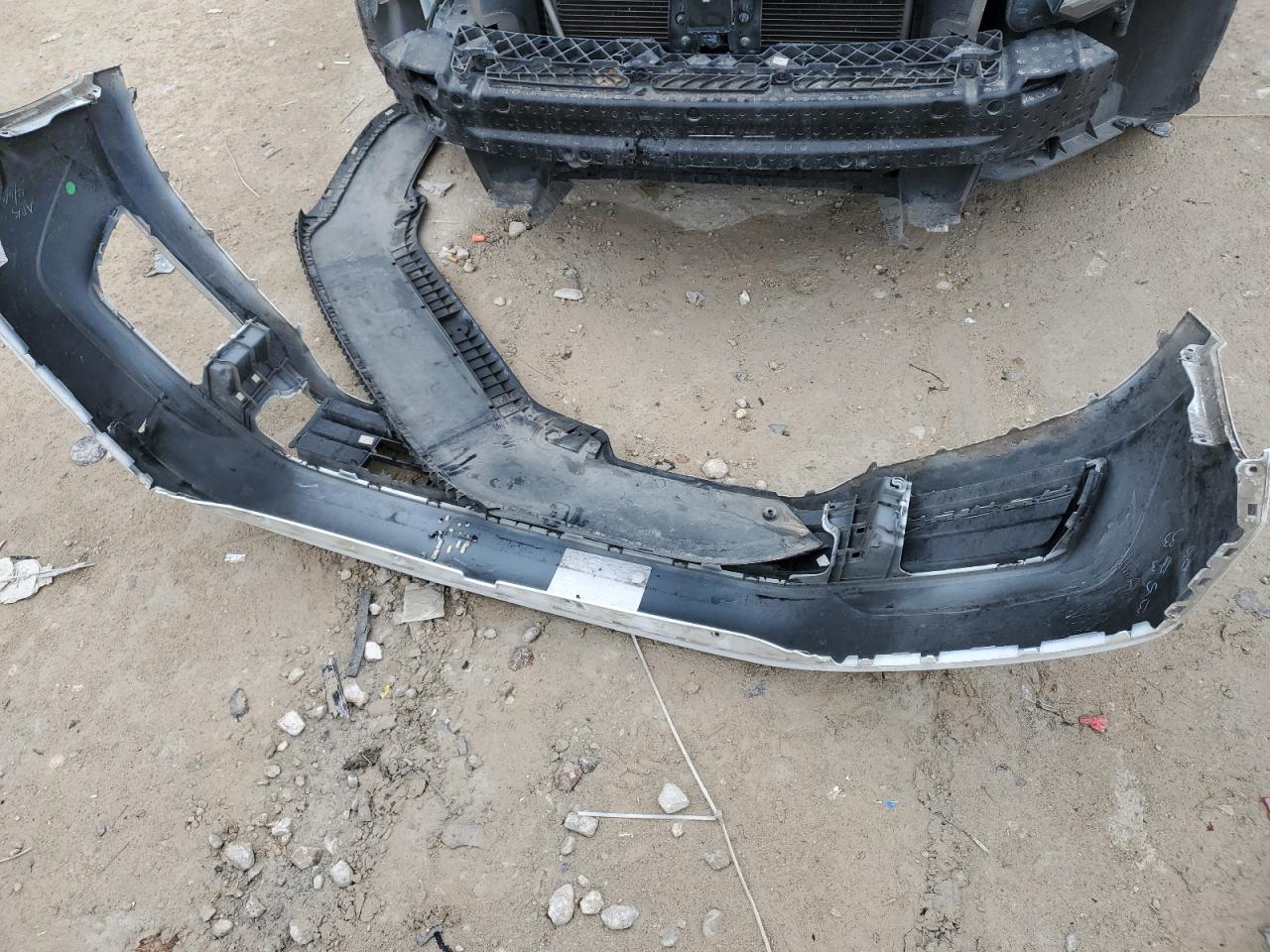 2016 Volkswagen Passat - Image 12