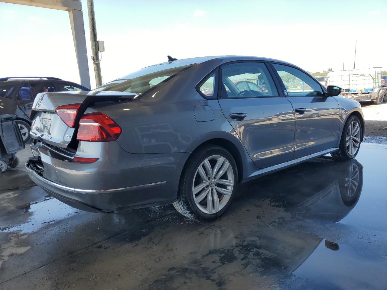 2019 Volkswagen Passat - Image 3