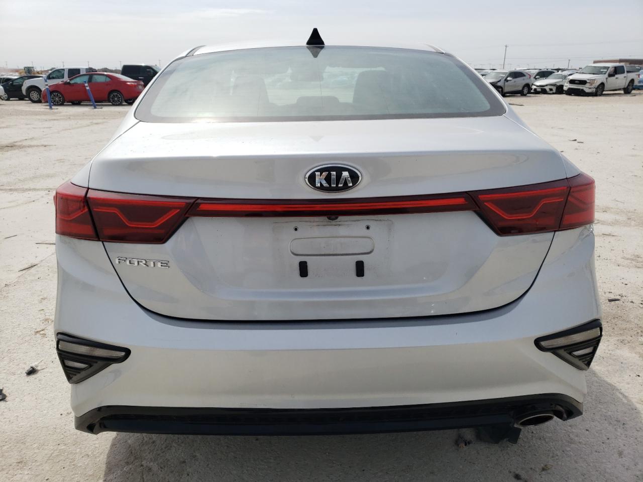 2019 Kia Forte - Image 6