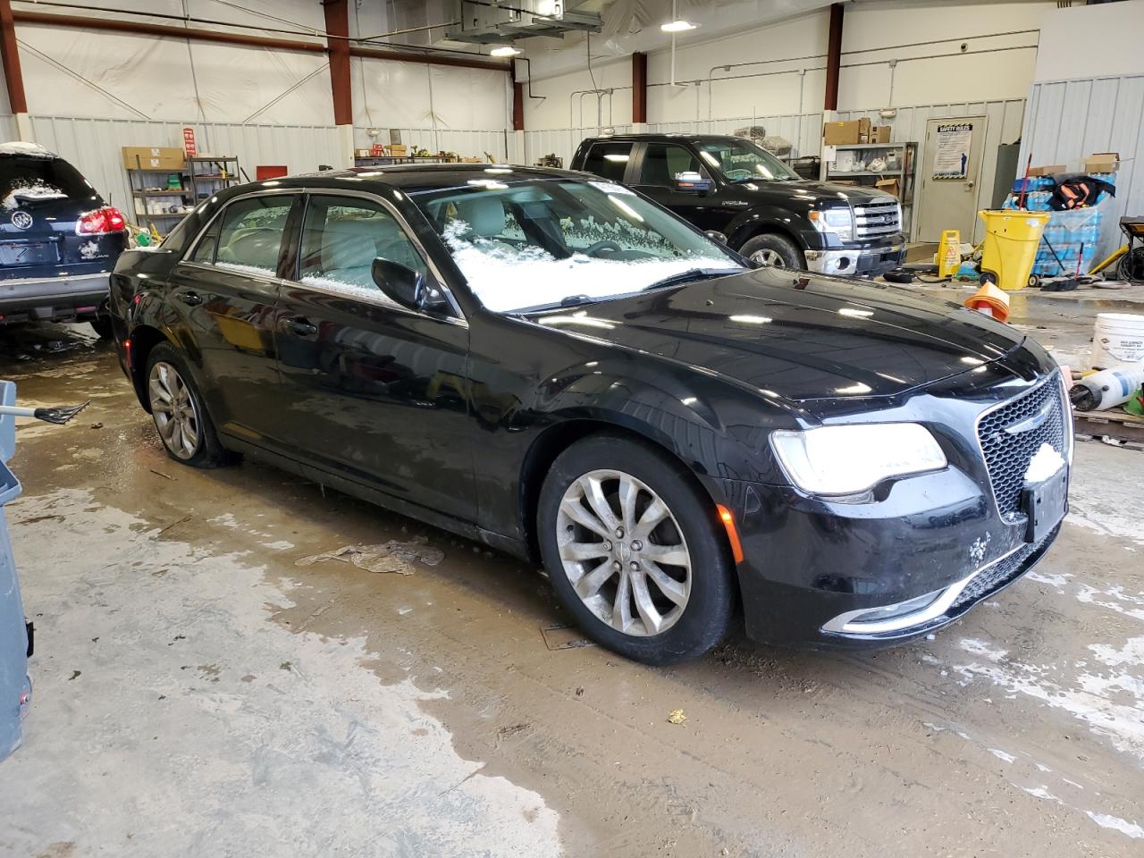 2018 Chrysler 300 - Image 4