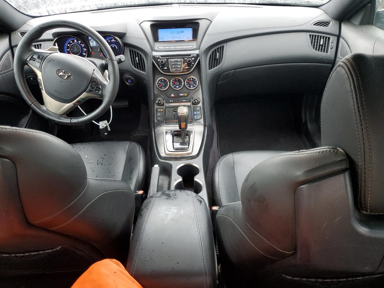 2014 Hyundai Genesis - Image 8