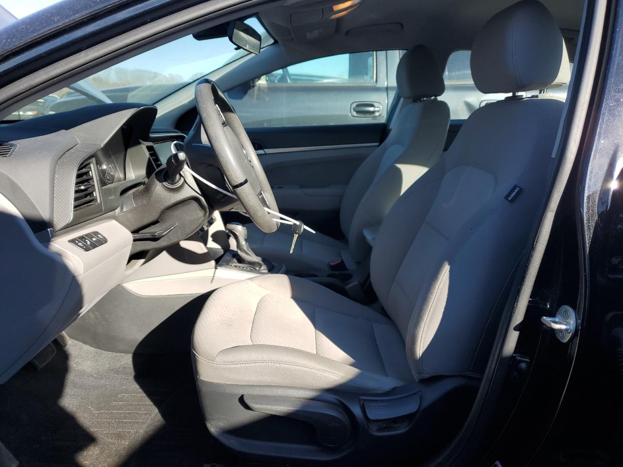 2020 Hyundai Elantra - Image 7