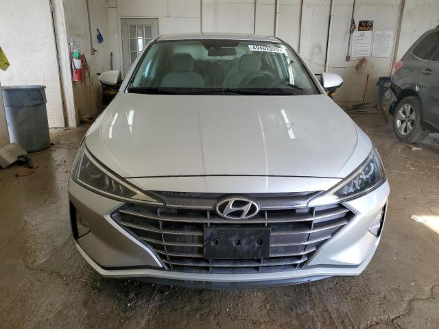  HYUNDAI ELANTRA 2019 Серебристый