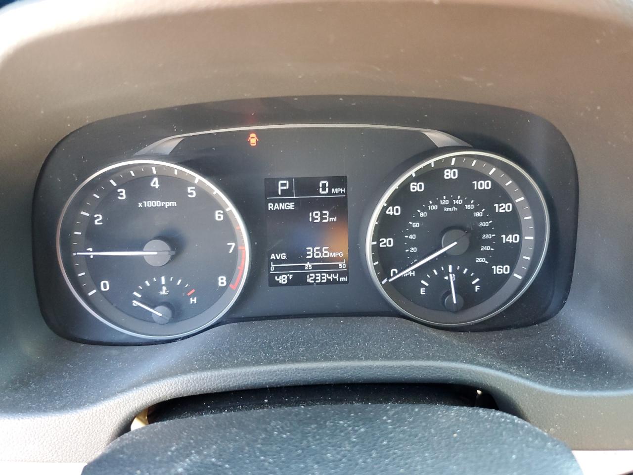 2017 Hyundai Elantra - Image 9