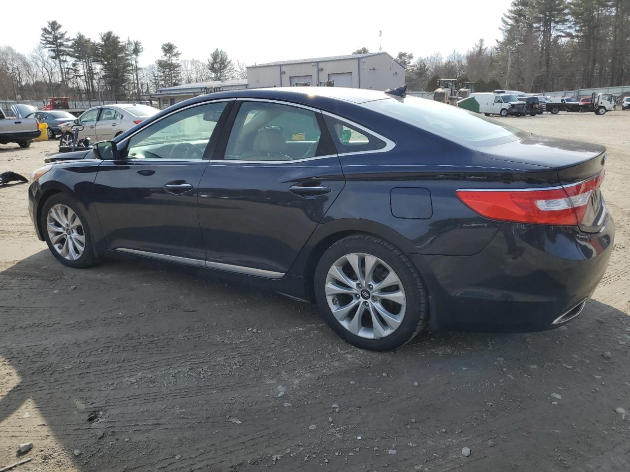 2013 Hyundai Azera - Image 2