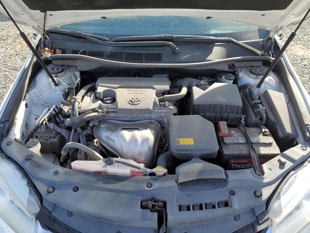 2015 Toyota Camry - Image 11