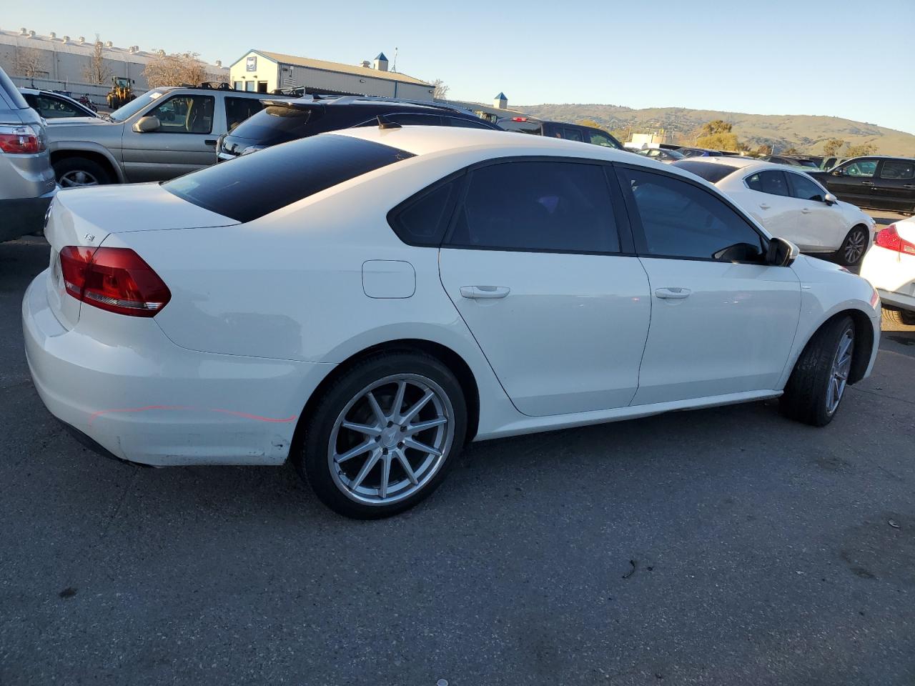 2015 Volkswagen Passat - Image 3