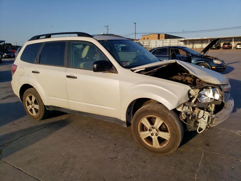 Parquets SUBARU FORESTER 2012 White