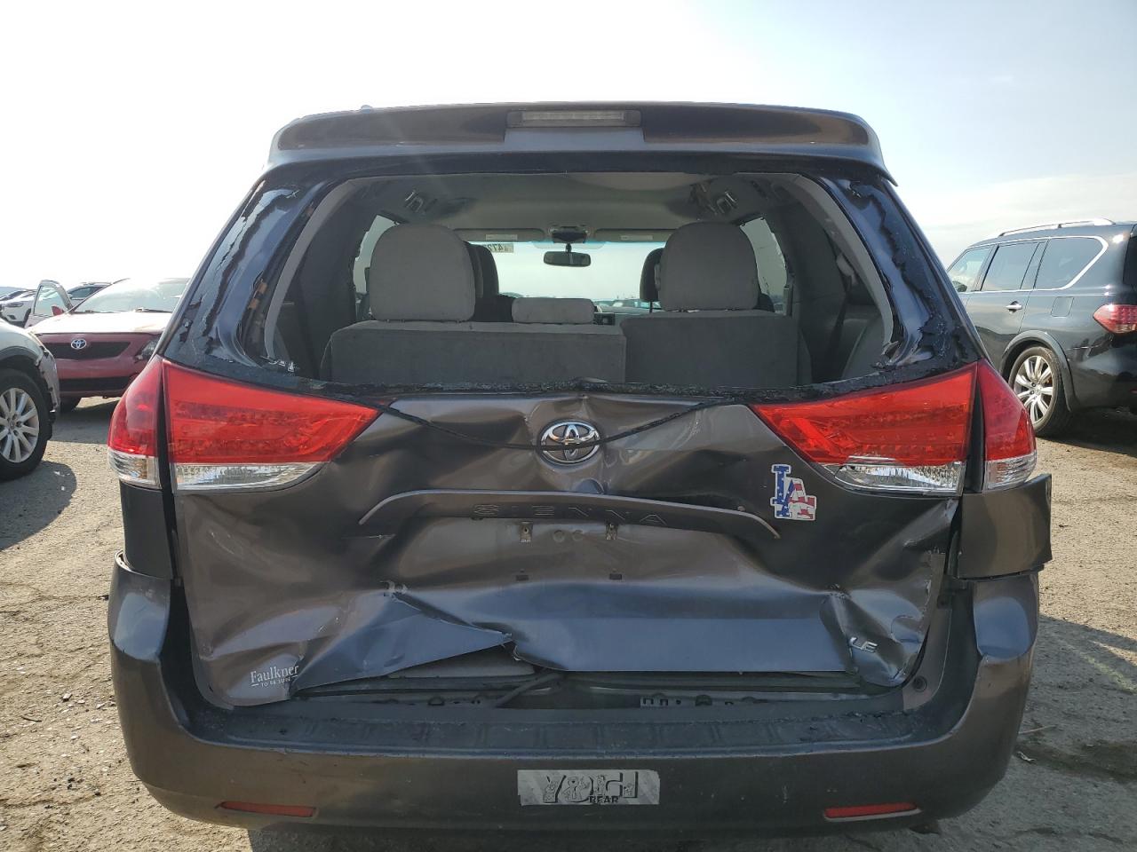 2014 Toyota Sienna - Image 6