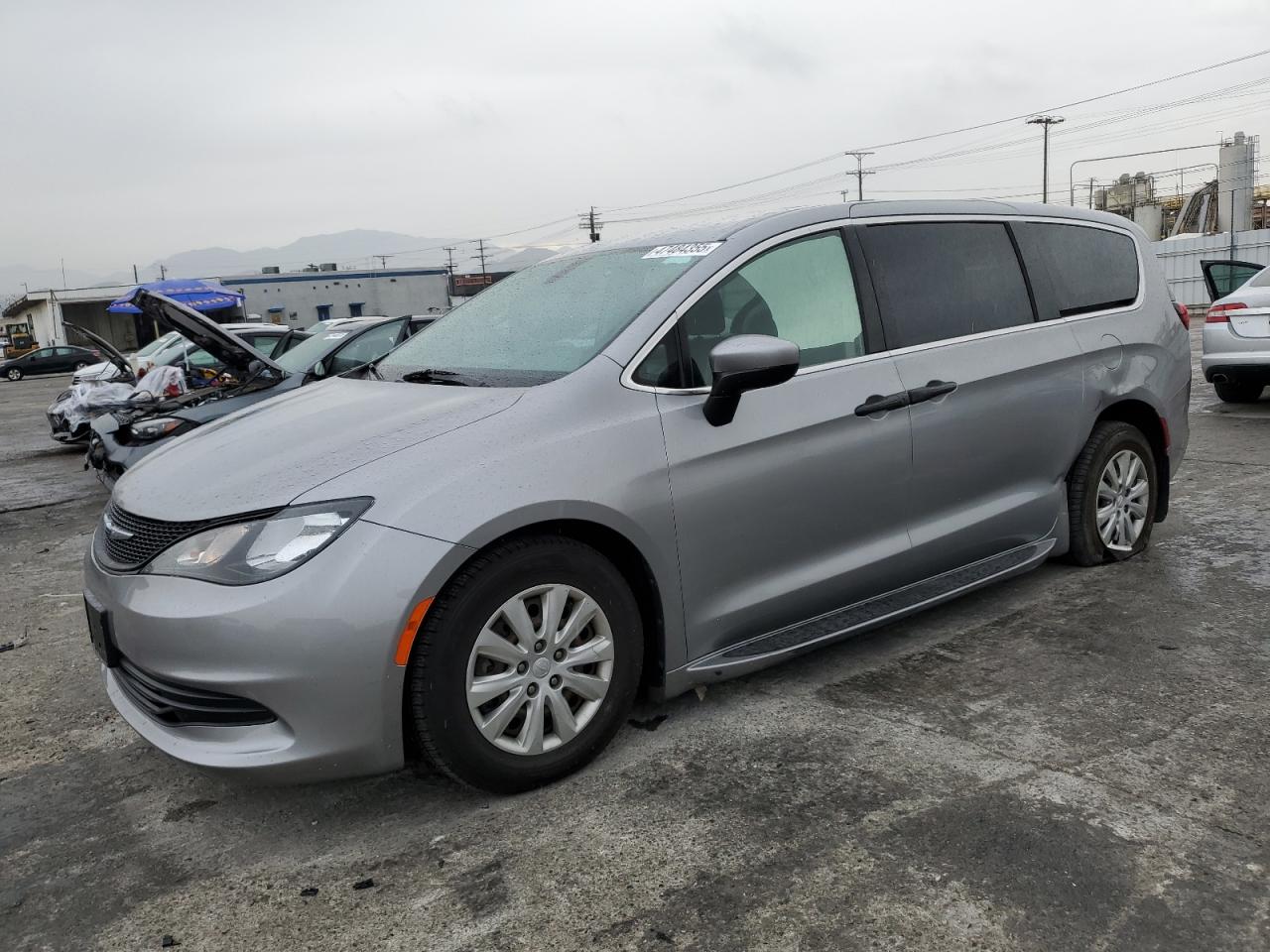 2018 Chrysler Pacifica - Image 1