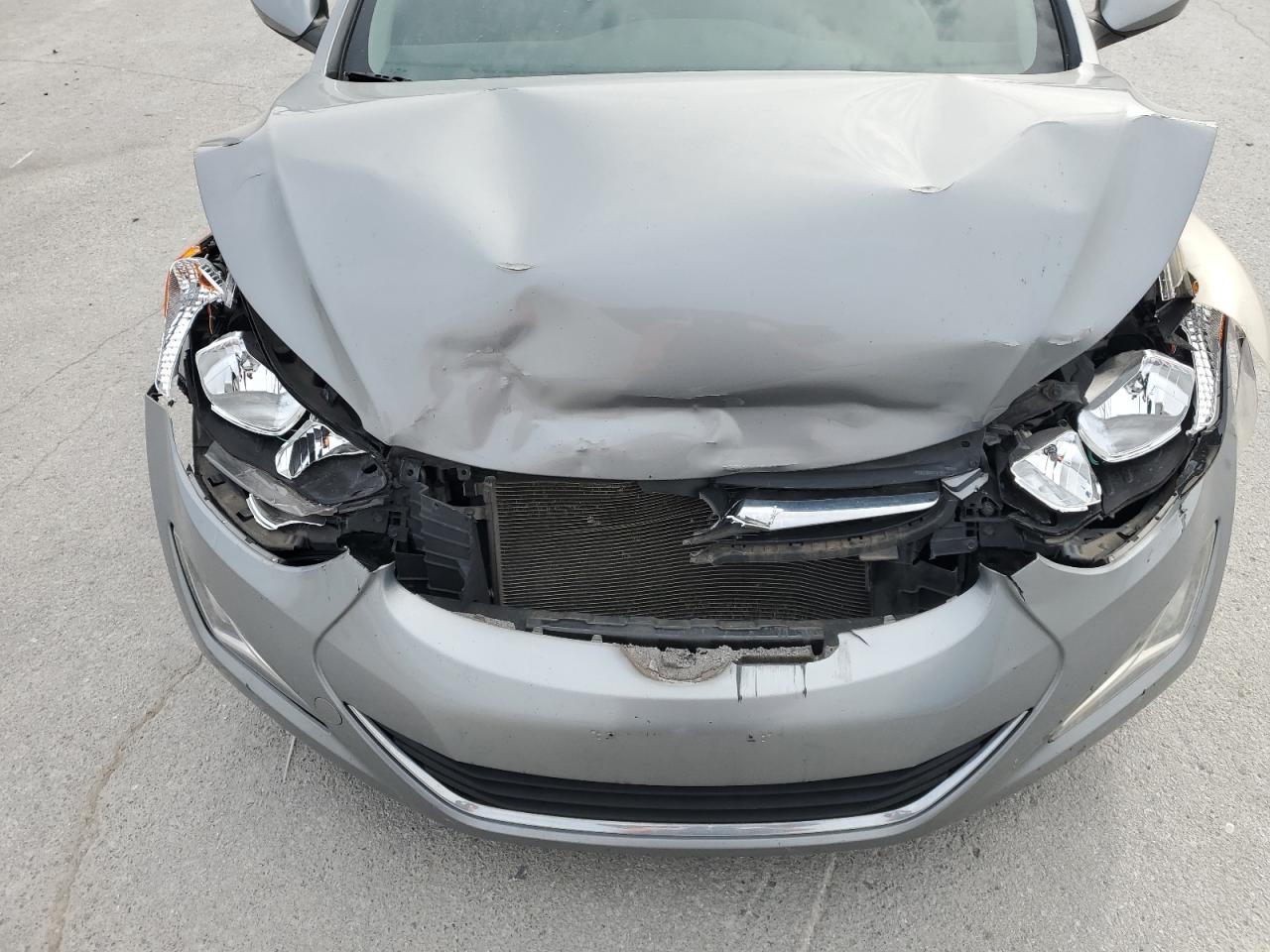 2015 Hyundai Elantra - Image 12