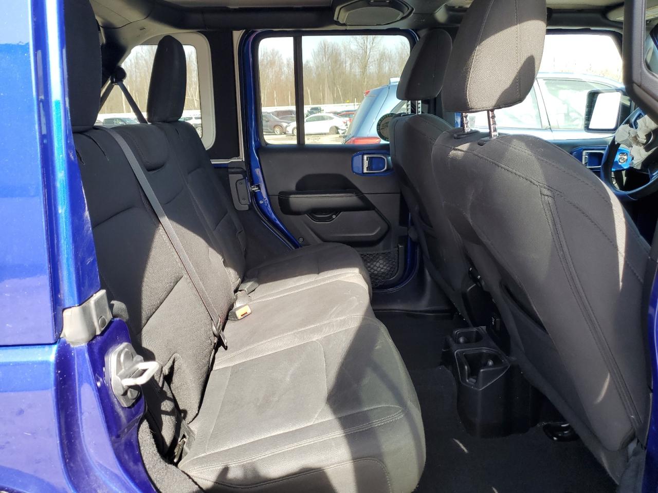 2018 Jeep Wrangler - Image 11