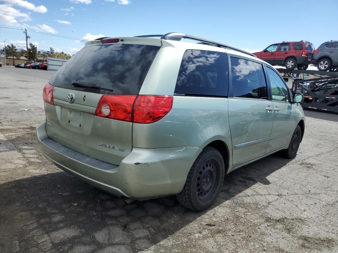 2010 Toyota Sienna - Image 3