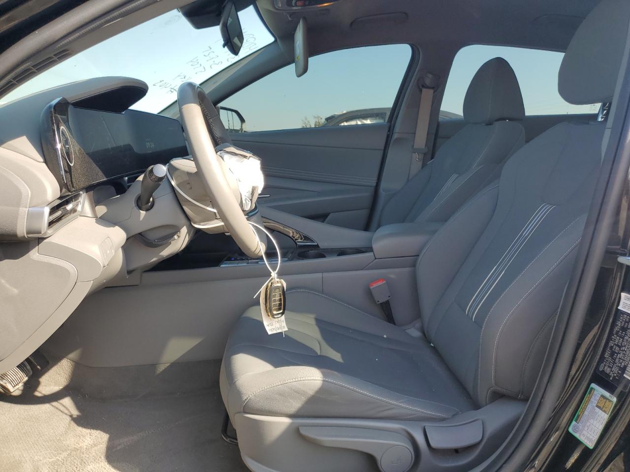 2023 Hyundai Elantra - Image 7