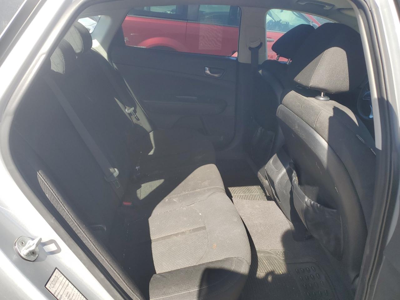 2017 Kia Optima - Image 10