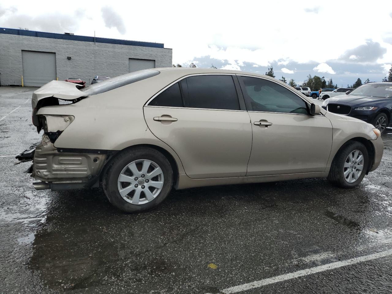 2009 Toyota Camry - Image 3