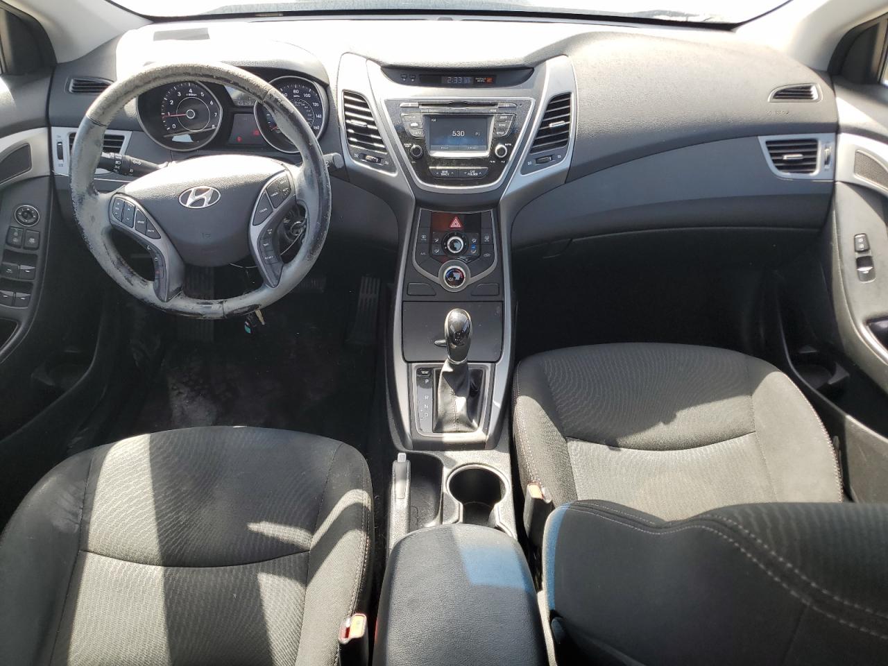 2015 Hyundai Elantra - Image 8