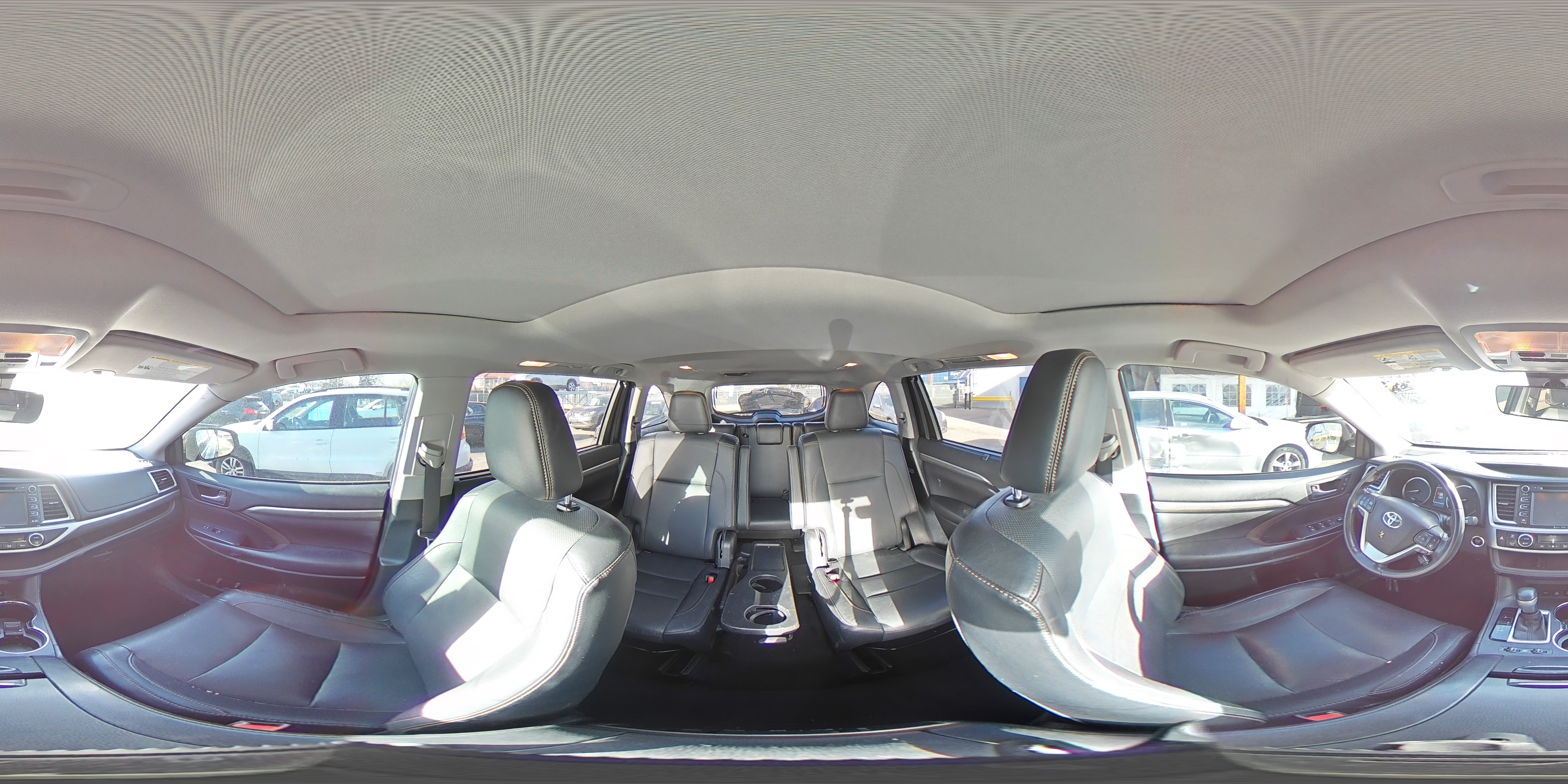 2017 Toyota Highlander - Image 14
