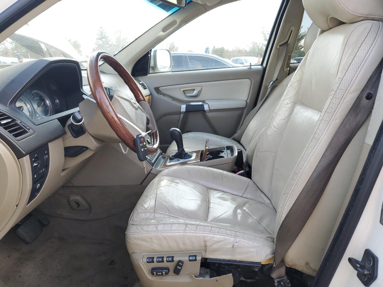 2010 Volvo XC90 - Image 7