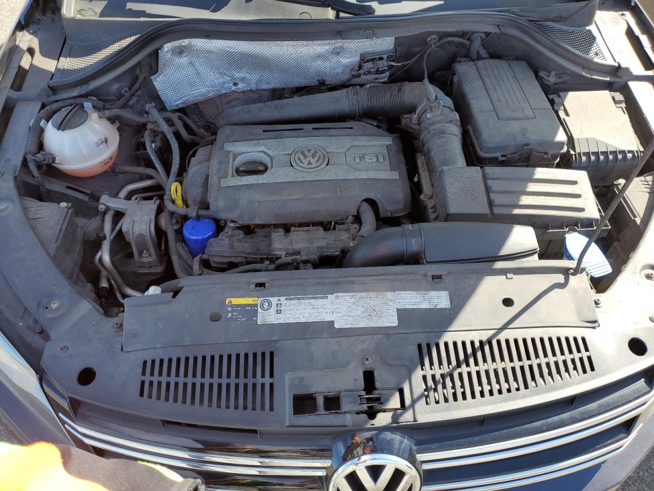 2016 Volkswagen Tiguan - Image 13