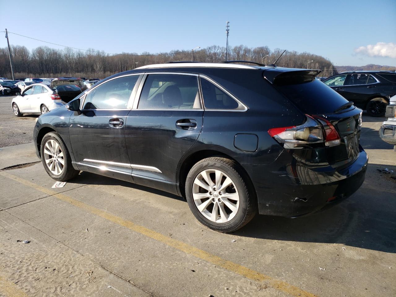 2014 Toyota Venza - Image 2