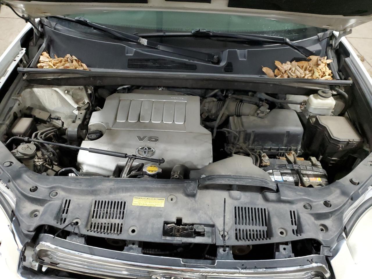2010 Toyota Highlander - Image 11