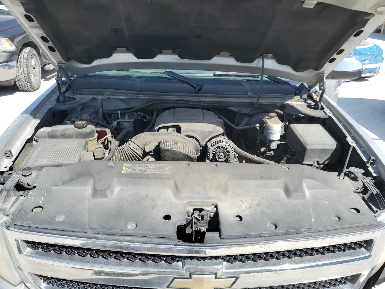 2011 Chevrolet Silverado - Image 11
