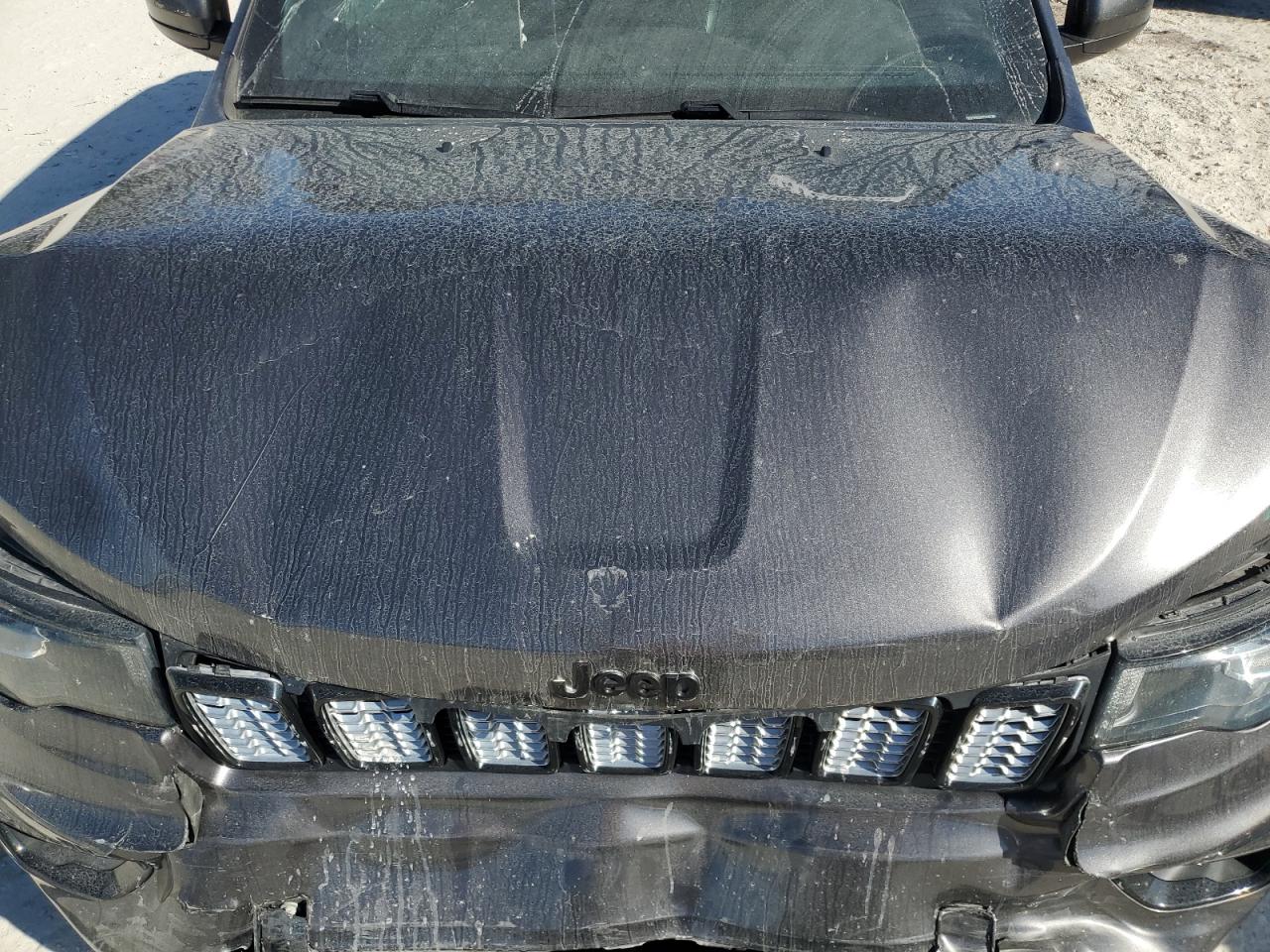 2018 Jeep Grand Cherokee - Image 14